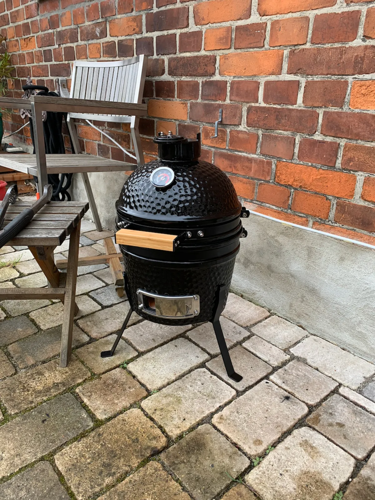 Rollwagen für den Kamado-Grill